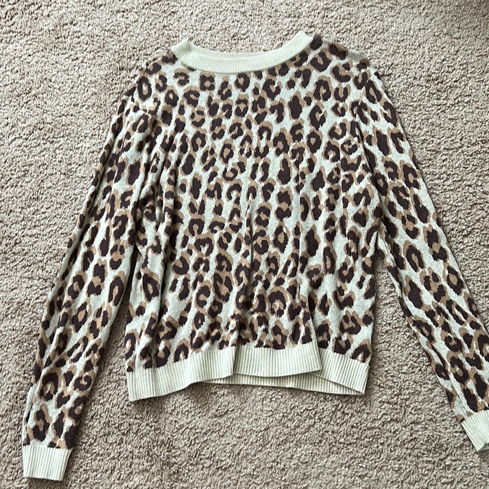 Cheetah print long sleeve sweatshirt